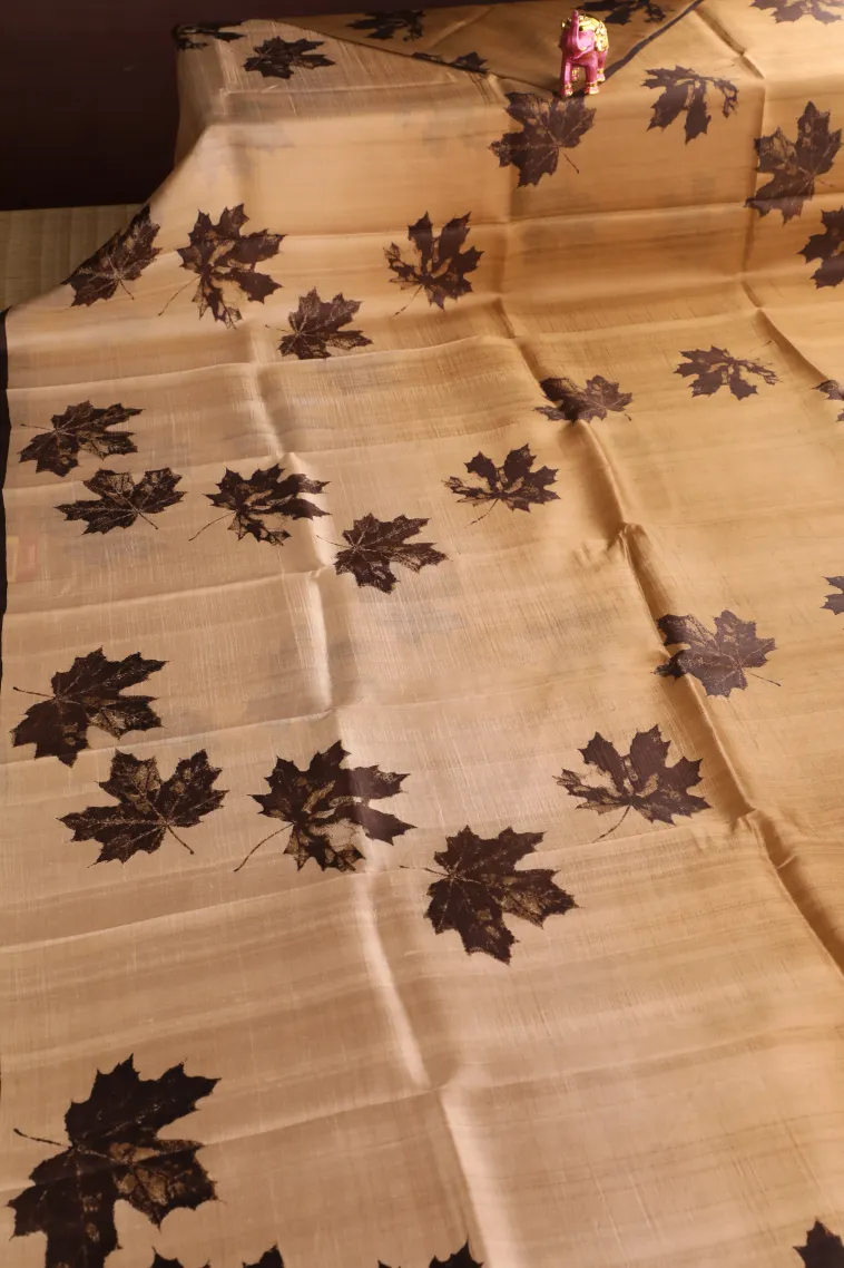 Peanut Brown Soft Silk Sarees Without Zari With Leaf Pattern view 2