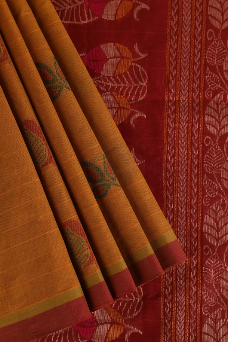 Rich Gold Pure Handloom Kovai Cotton with Gold Zari Leaf Puttas