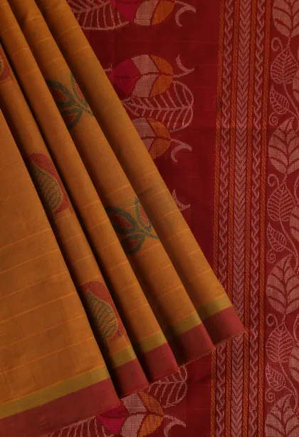 Rich Gold Pure Handloom Kovai Cotton with Gold Zari Leaf Puttas