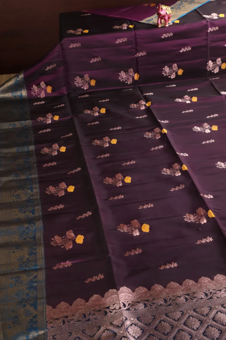 Bosenberry Purple Soft Silk Saree with Gold Zari Flower Mottif view 2