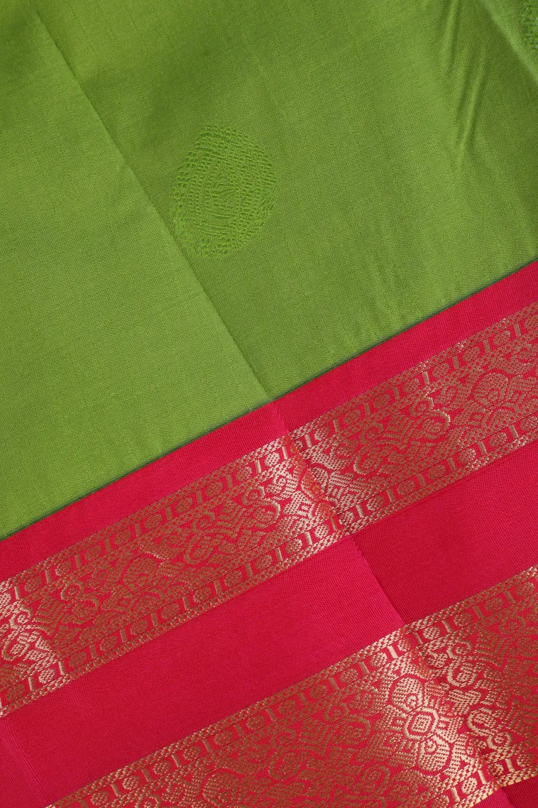 Forest Green Visiri Madippu Silk Sarees with Gold Zari Straipes And Puttas view 3