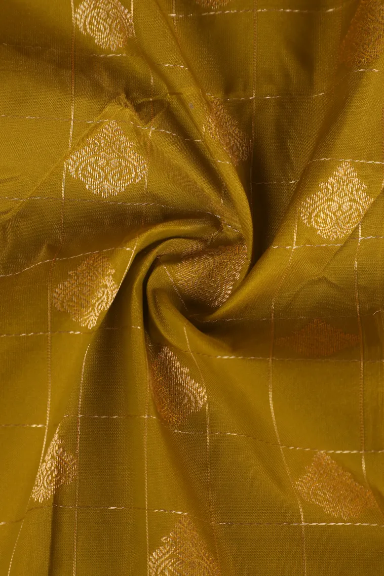 Oscar Gold Visiri Madippu Silk Sarees with Gold Zari Checks And Puttas view 4