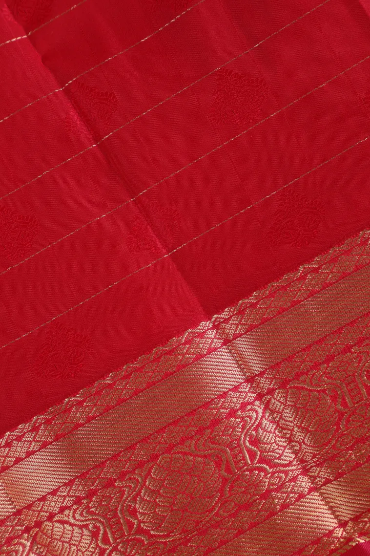 Oscar Gold Visiri Madippu Silk Sarees with Gold Zari Checks And Puttas view 3