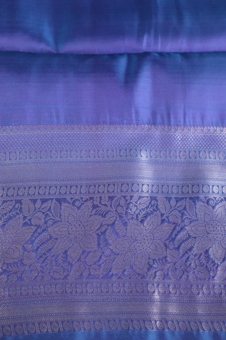 Bubble Purple Soft Silk Saree with Gold And Silver Zari Buttis (small Dots Or Motifs) view 3