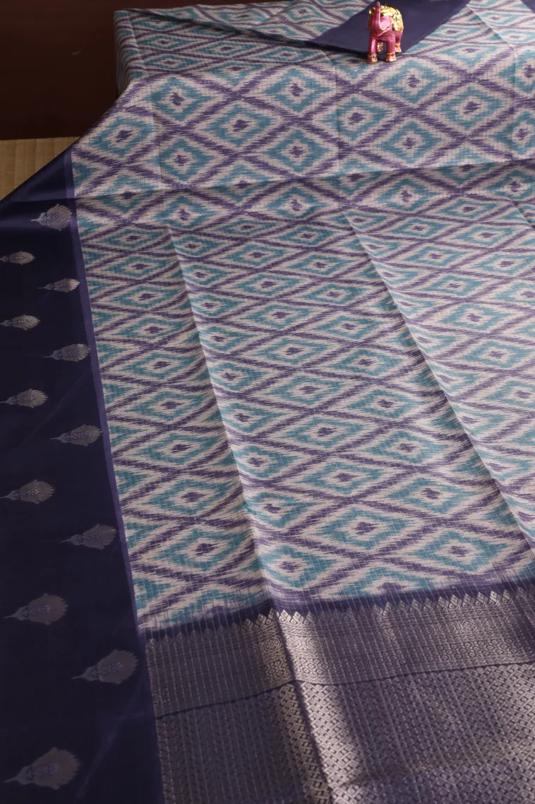Cotton White Tussar Saree with Gold And Silver Zari Geometric Shapes view 2