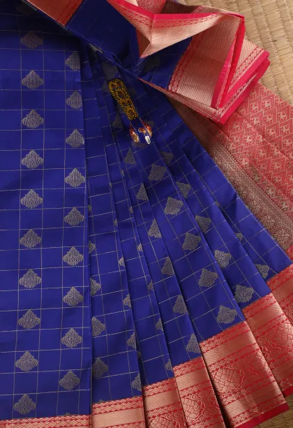 Navy Blue Visiri Madippu Silk Sarees with Gold Zari Checks And Puttas