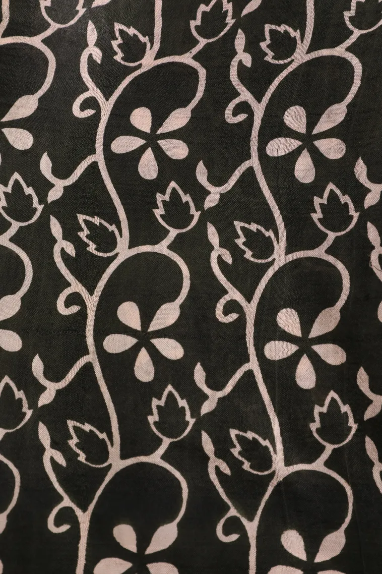 Cream White Soft Silk Sarees Without Zari With Floral Patterns view 3