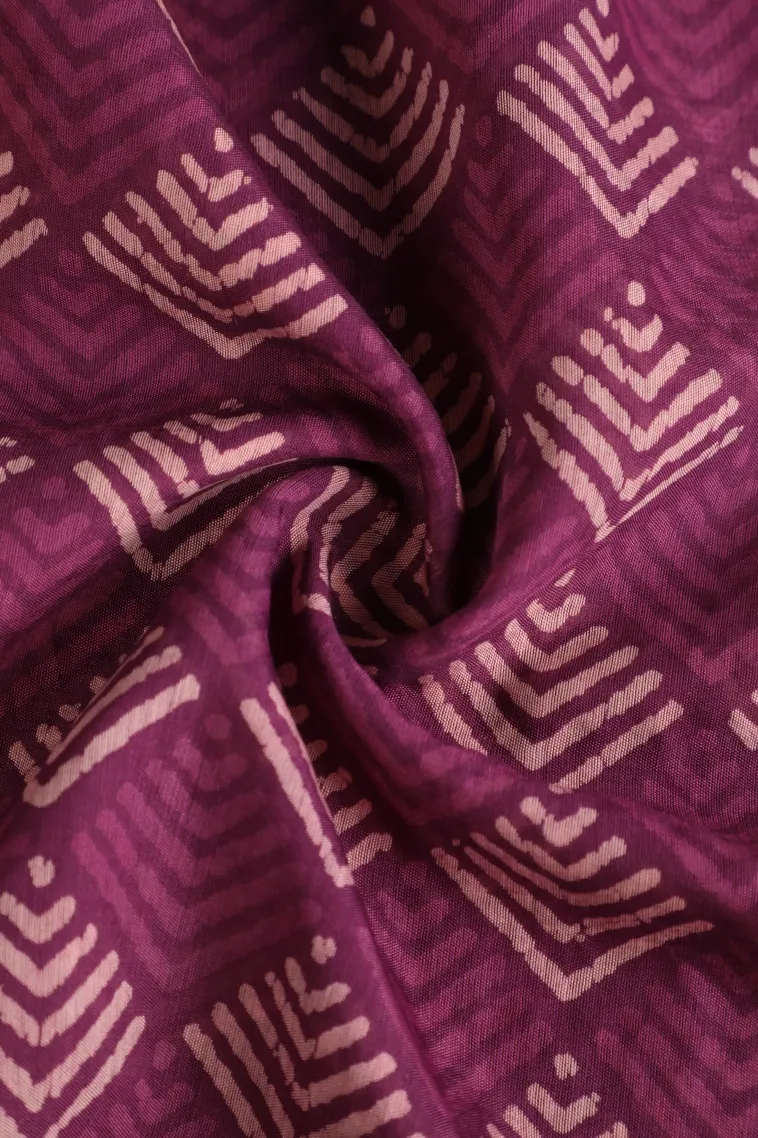 Magenta Purple Chanderi Cotton Sarees with Gold Zari Geometric Shapes view 4