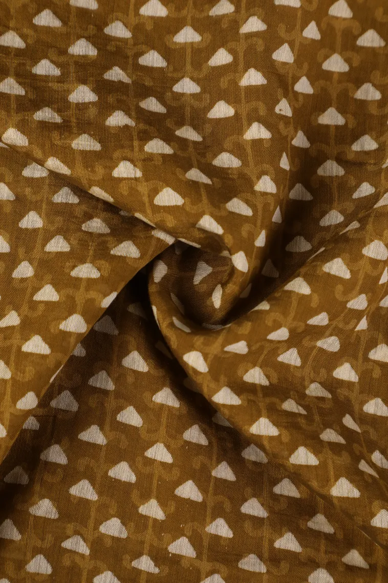 Oscar Gold Chanderi Cotton Sarees with Gold Zari Geometric Shapes view 4