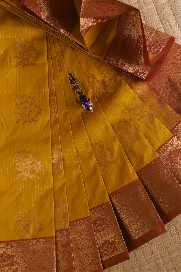 Macaroon Yellow Visiri Madippu Silk Sarees with Gold Zari Straipes And Puttas