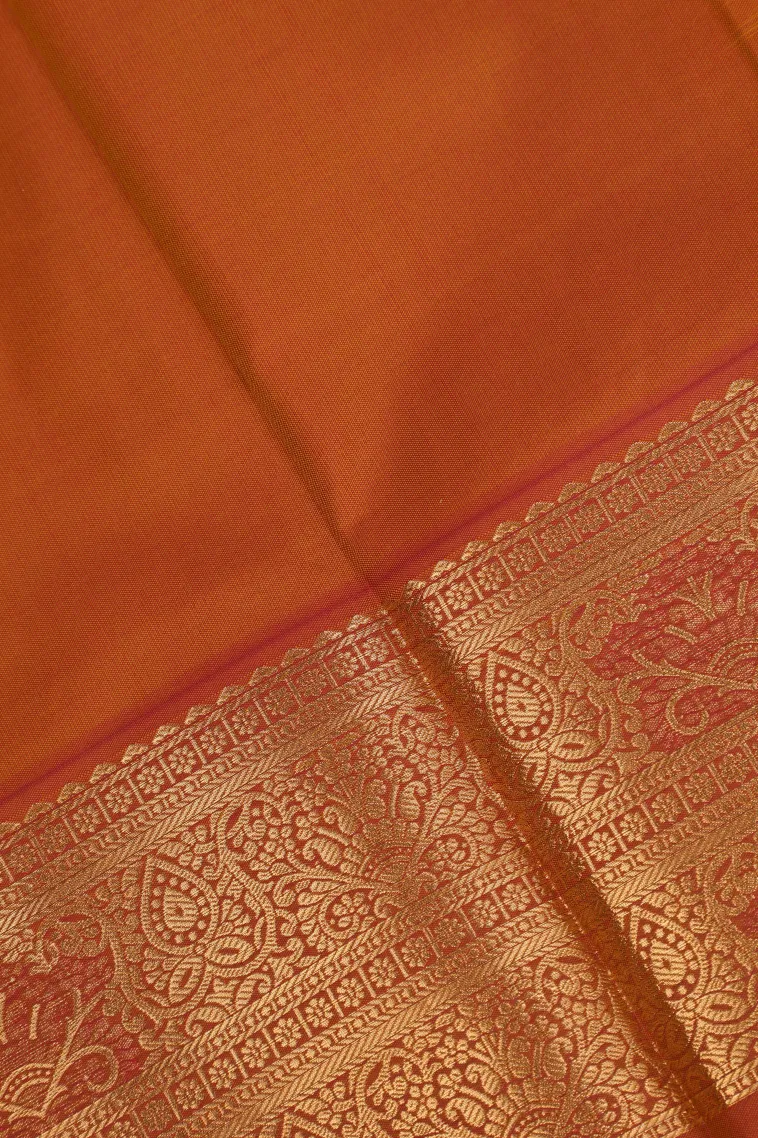 Macaroon Yellow Visiri Madippu Silk Sarees with Gold Zari Straipes And Puttas view 3