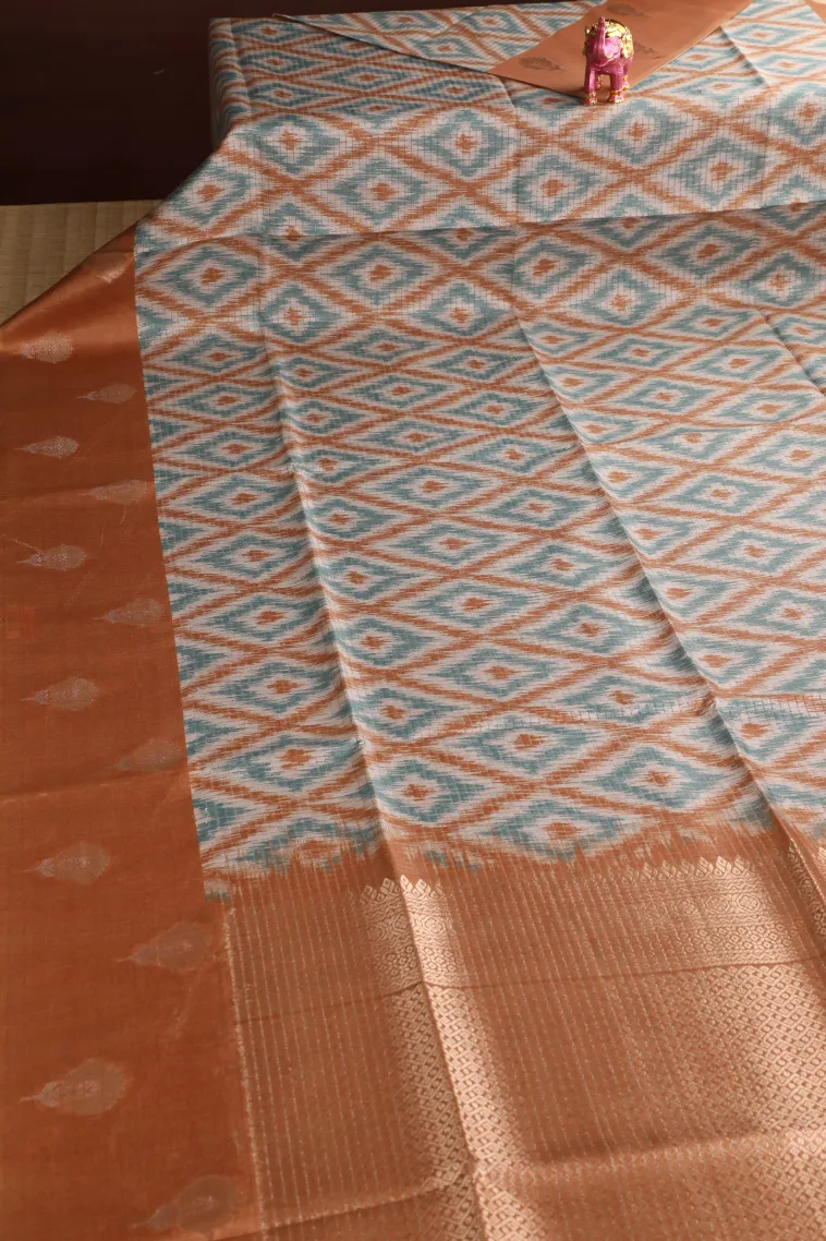 Cotton White Tussar Saree with Gold And Silver Zari Geometric Shapes view 2