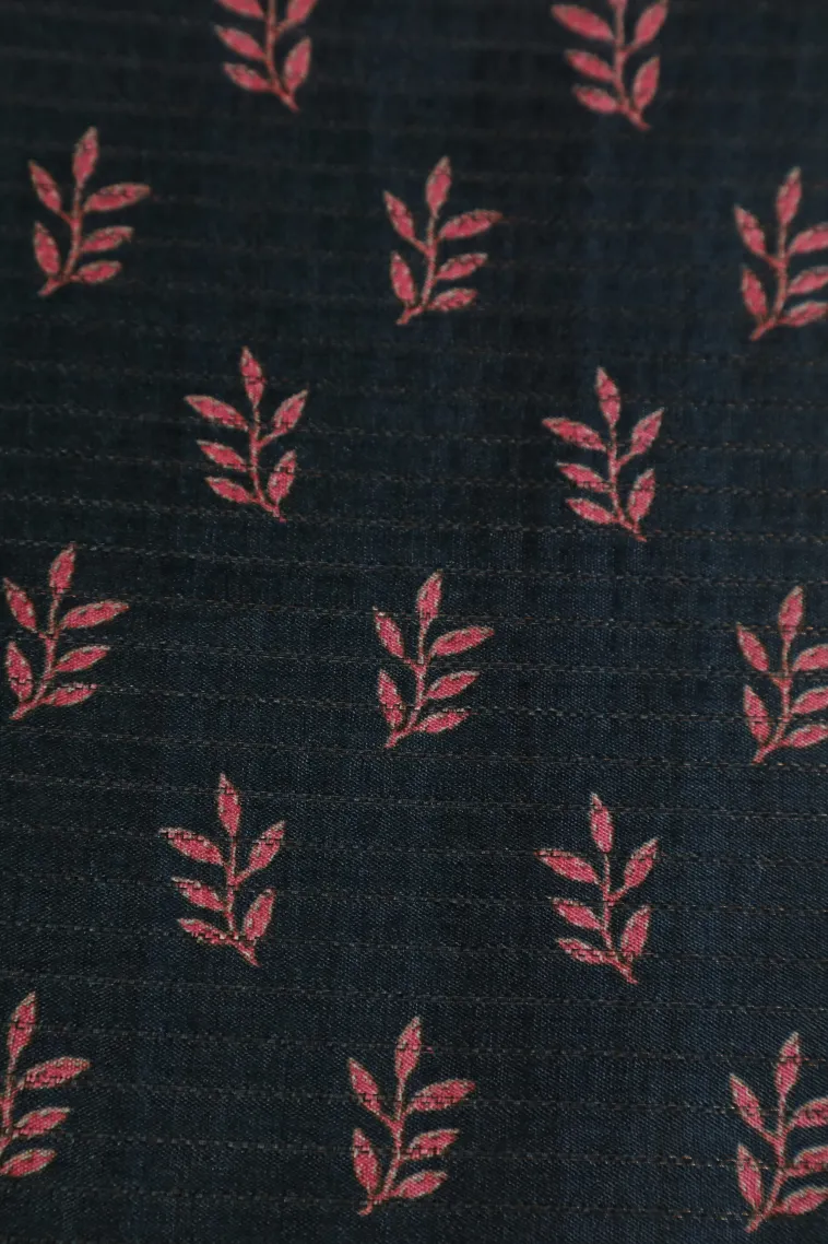 Crepe Pink Tussar Saree with Thread Zari Floral Patterns view 3