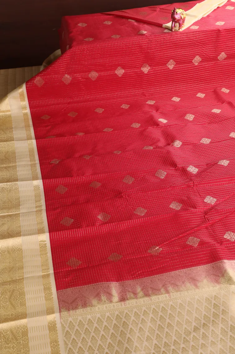 Punch Pink Visiri Madippu Silk Sarees with Gold Zari Checks And Puttas view 2