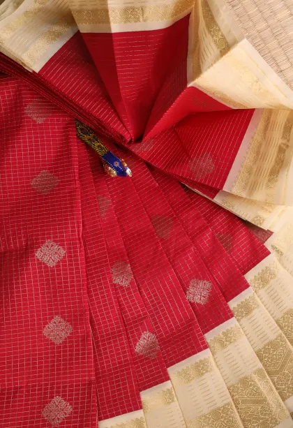 Punch Pink Visiri Madippu Silk Sarees with Gold Zari Checks And Puttas