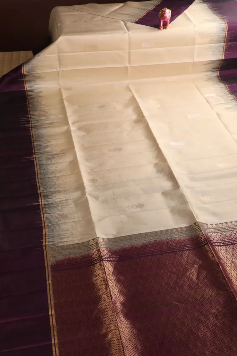 Ivory White Soft Silk Saree with Gold And Silver Zari Flower Mottif view 2