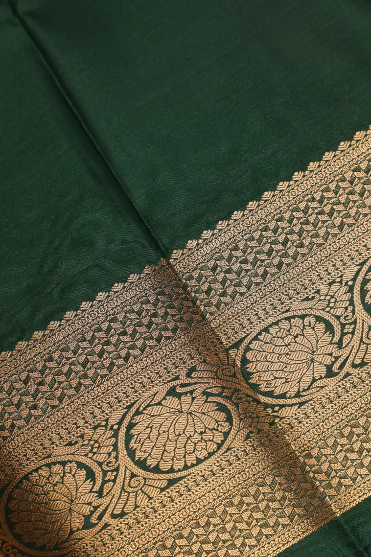 Punch Pink Visiri Madippu Silk Sarees with Gold Zari Straipes And Puttas view 3