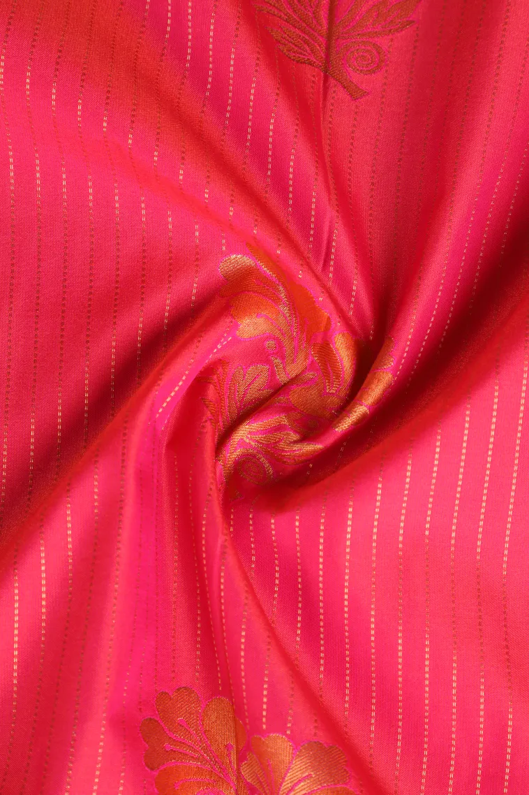 Punch Pink Visiri Madippu Silk Sarees with Gold Zari Straipes And Puttas view 4