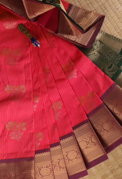 Punch Pink Visiri Madippu Silk Sarees with Gold Zari Straipes And Puttas