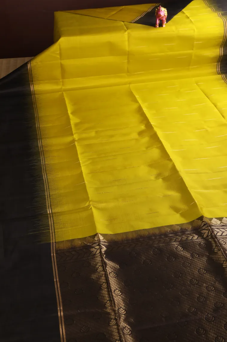 Lemon Yellow Soft Silk Saree with Gold Zari Vaira Oosi view 2