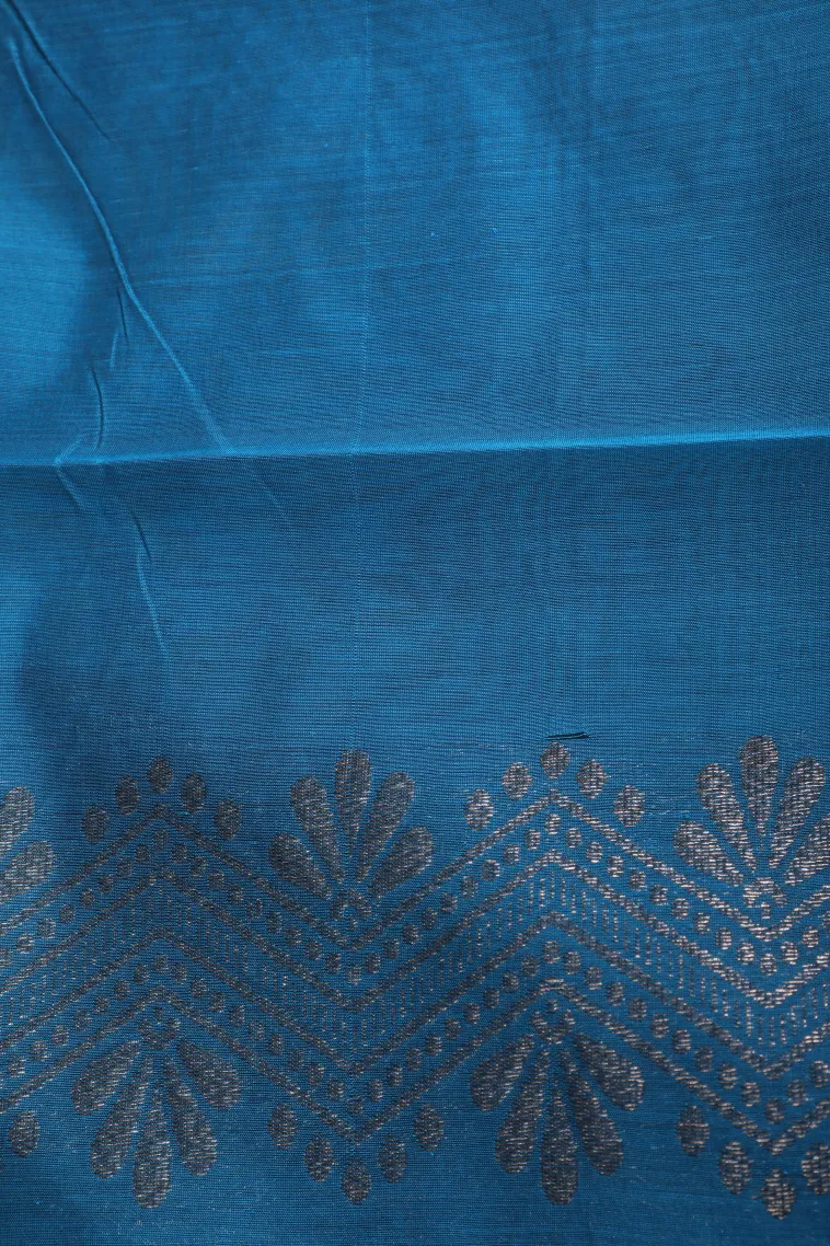 Olive Green Silk Cotton Sarees with Antic Zari Flower Mottif view 3