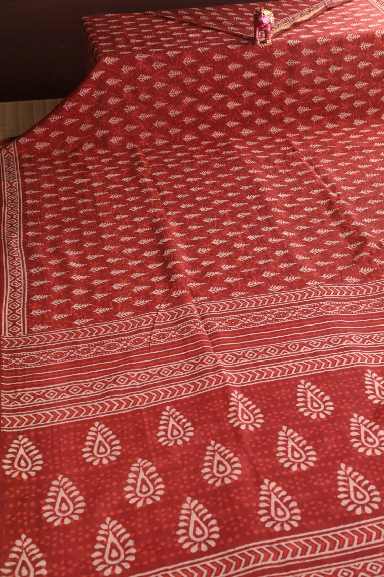Apple Red Chanderi Cotton Sarees with Gold Zari Tree Mottif view 2