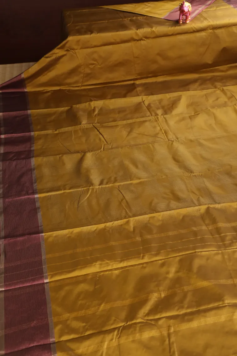Gold Arani Silk Sarees with Gold Zari Small Checks Pattern view 2