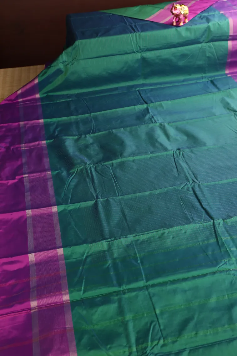 Peacock Green Arani Silk Sarees with Gold Zari Small Checks Pattern view 2