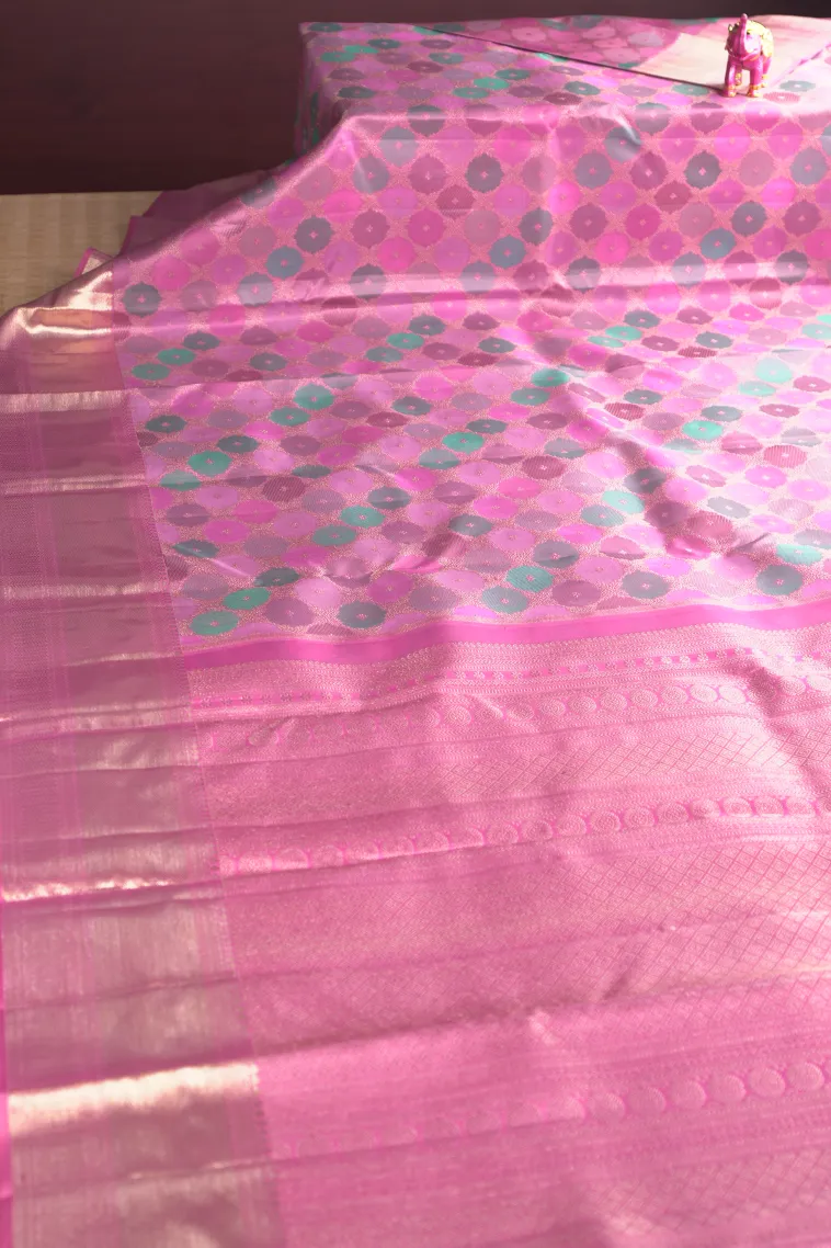 Lean Pink Kanchipuram Silk Sarees with Gold Zari Geometric Shapes view 2