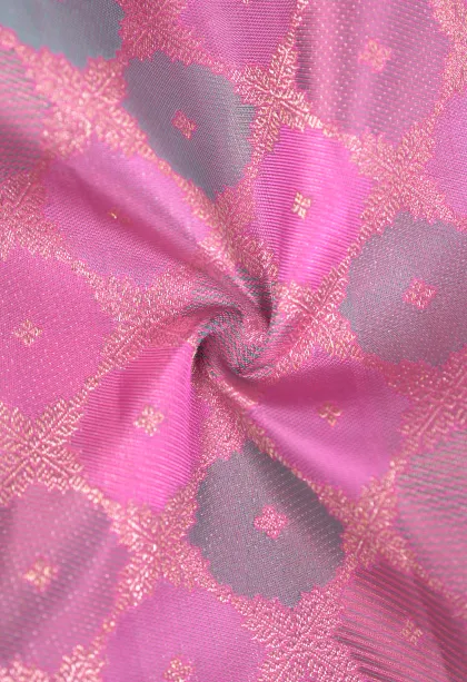 Lean Pink Kanchipuram Silk Sarees with Gold Zari Geometric Shapes
