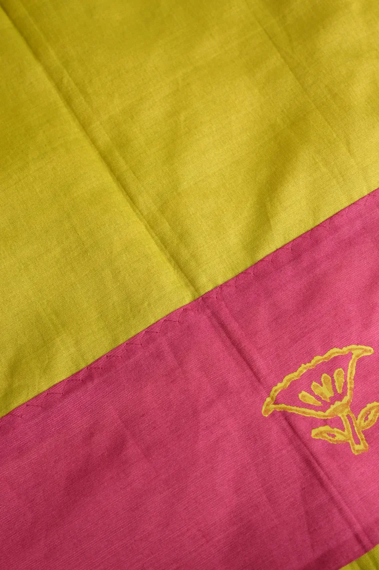Bubblegum Pink Poly Cotton Sarees Without Zari With Flower Mottif view 3