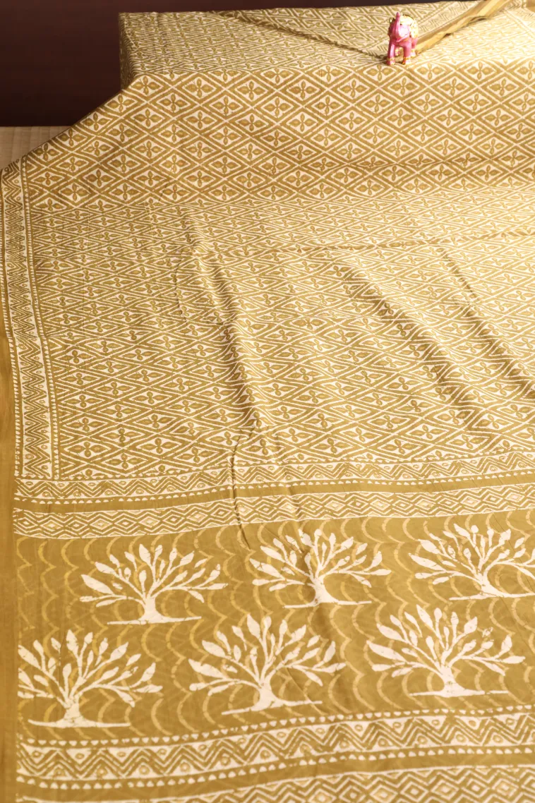 Oscar Gold Chanderi Cotton Sarees with Gold Zari Geometric Shapes view 2