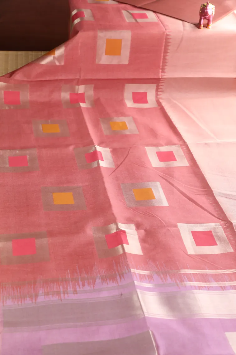 Blush Red Jute Sarees with Bronze Zari Geometric Shapes view 2