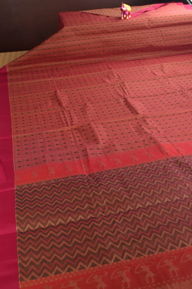 Peach Pink Kanchi Cotton Sarees Without Zari With Checks And Puttas view 2