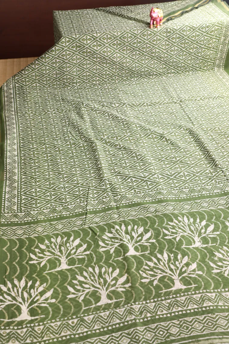 Paris Green Chanderi Cotton Sarees with Gold Zari Geometric Shapes view 2