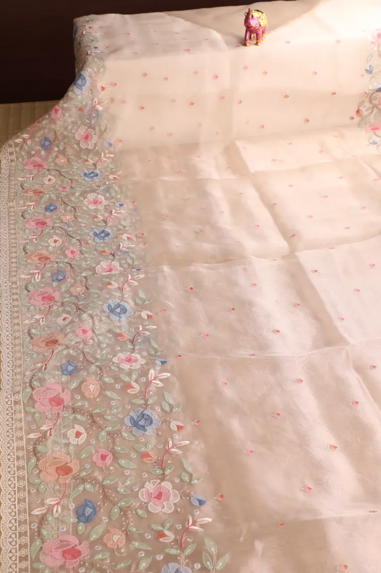 Salt White Organza Saree with Thread Zari Flower Mottif view 2