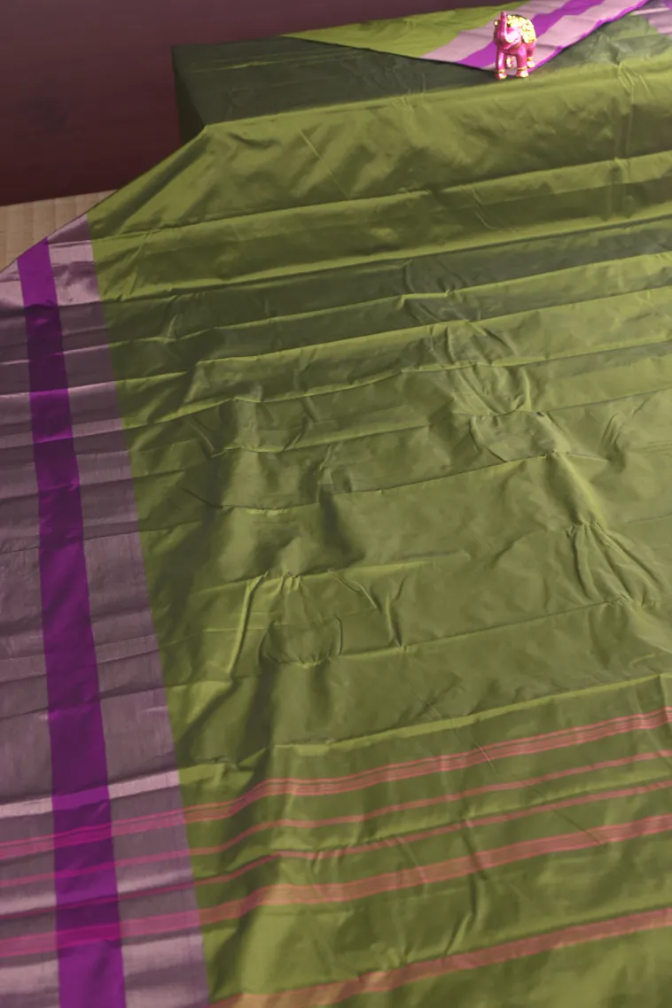 Moccon Green Arani Silk Sarees with Gold Zari Plain view 2
