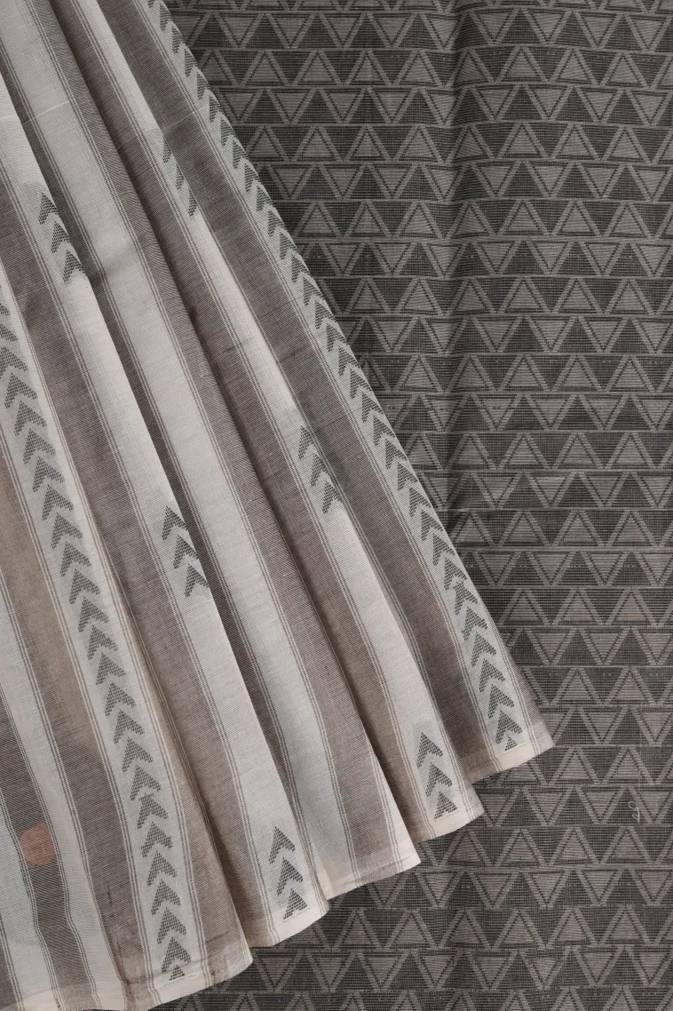 Cotton White Kanchi Cotton Sarees Without Zari With Stripes And Puttas view 1