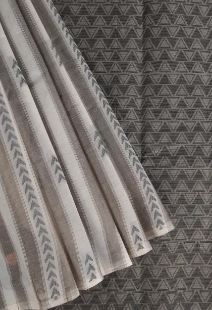 Cotton White Kanchi Cotton Sarees Without Zari With Stripes And Puttas