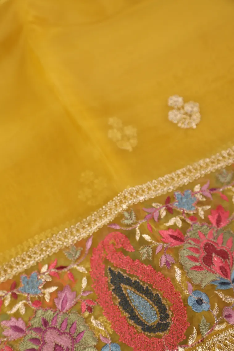 Lemon Yellow Organza Saree with Thread Zari Flower Mottif view 3