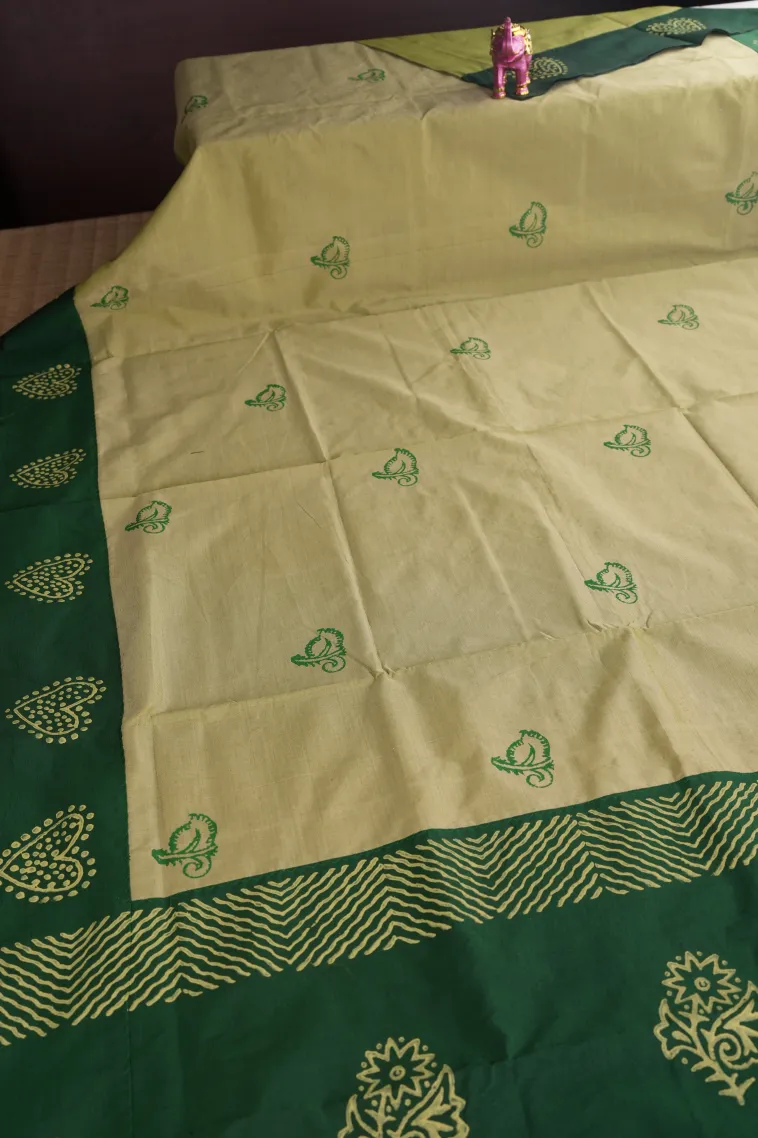 Olive Green Poly Cotton Sarees Without Zari With Flower Mottif view 2