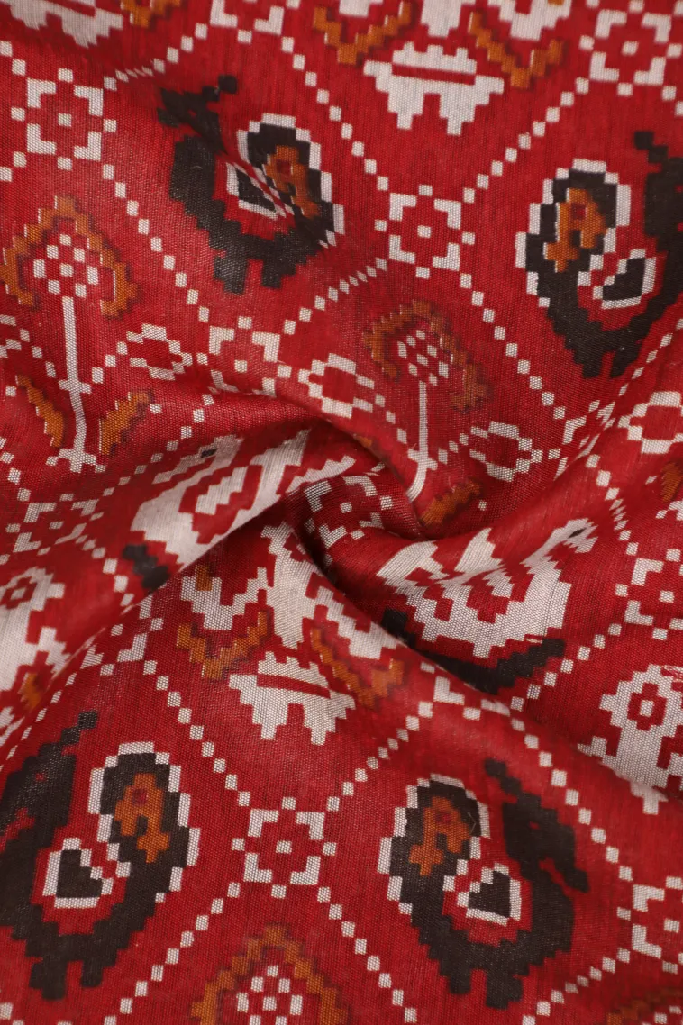 Candy Red Chanderi Cotton Sarees with Gold Zari Birds Mottif view 4