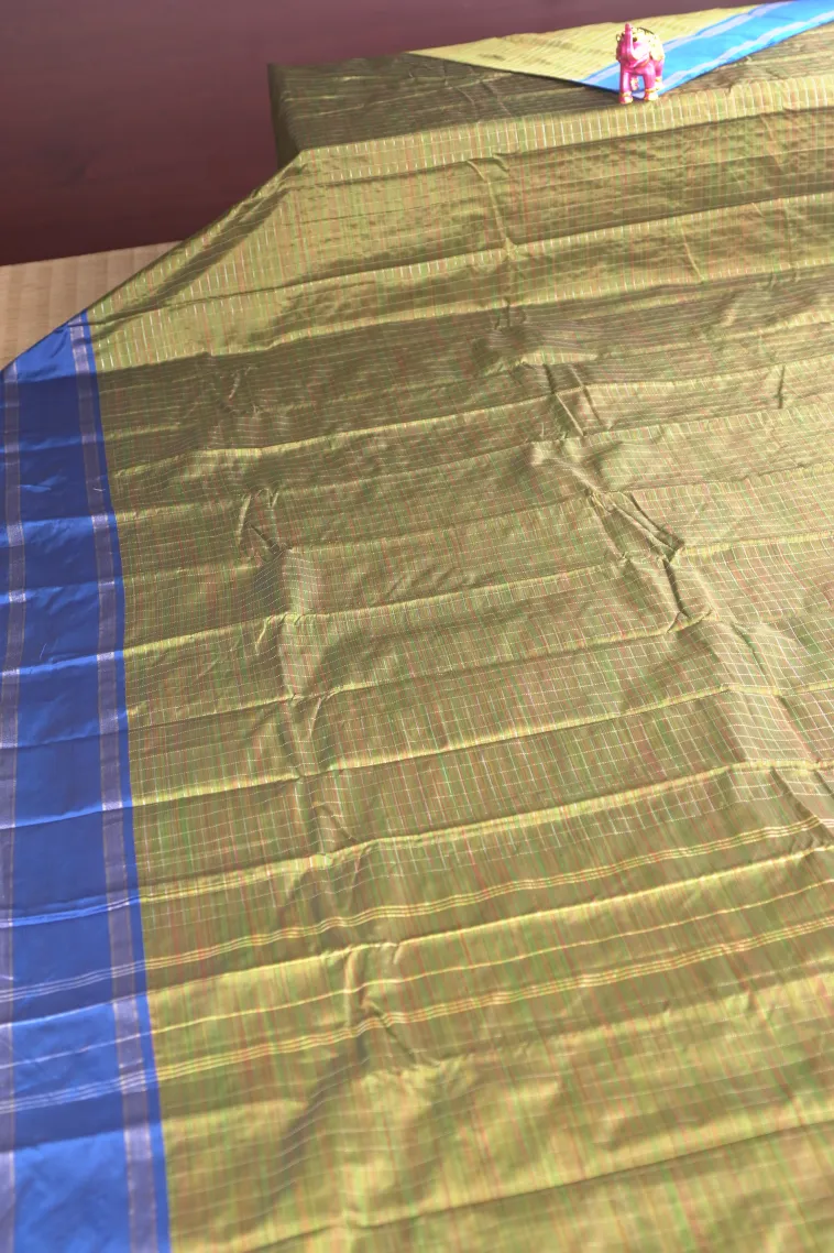 Olive Green Arani Silk Sarees with Gold Zari Small Checks Pattern view 2