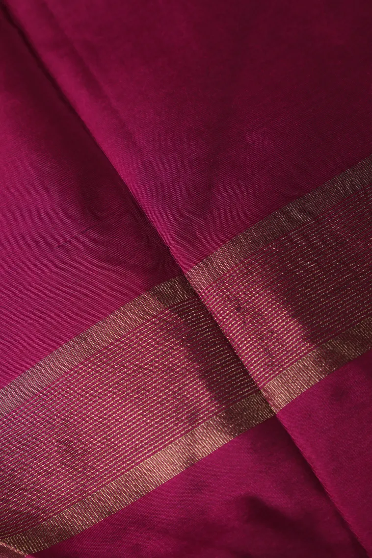 Basil Green Arani Silk Sarees with Gold Zari Small Checks Pattern view 3