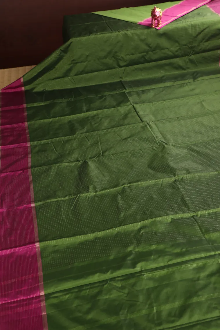 Basil Green Arani Silk Sarees with Gold Zari Small Checks Pattern view 2