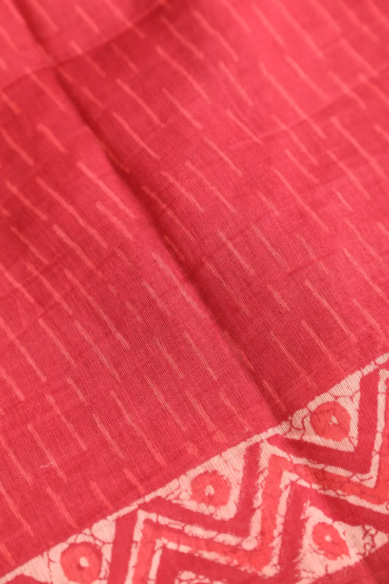 Rouge Pink Chanderi Cotton Sarees with Gold Zari Geometric Shapes view 3